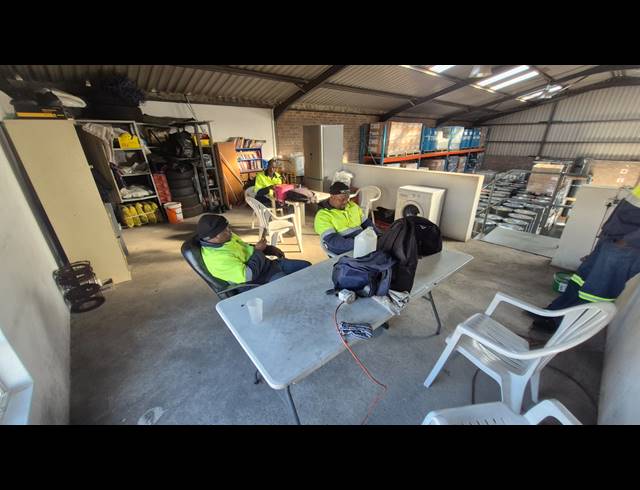 279M² FACTORY TO LET IN ANDERBOLT